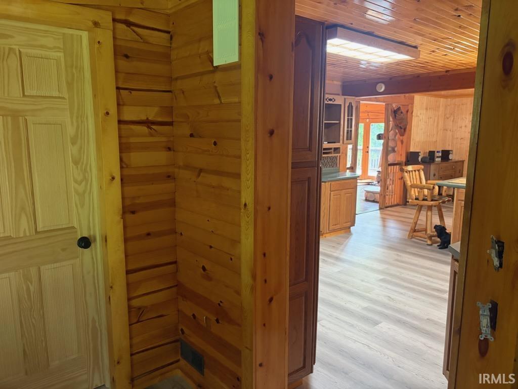 18440 12th Road Plymouth IN 46563