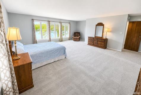 5162 E Quiet Water Court Monticello IN 47960