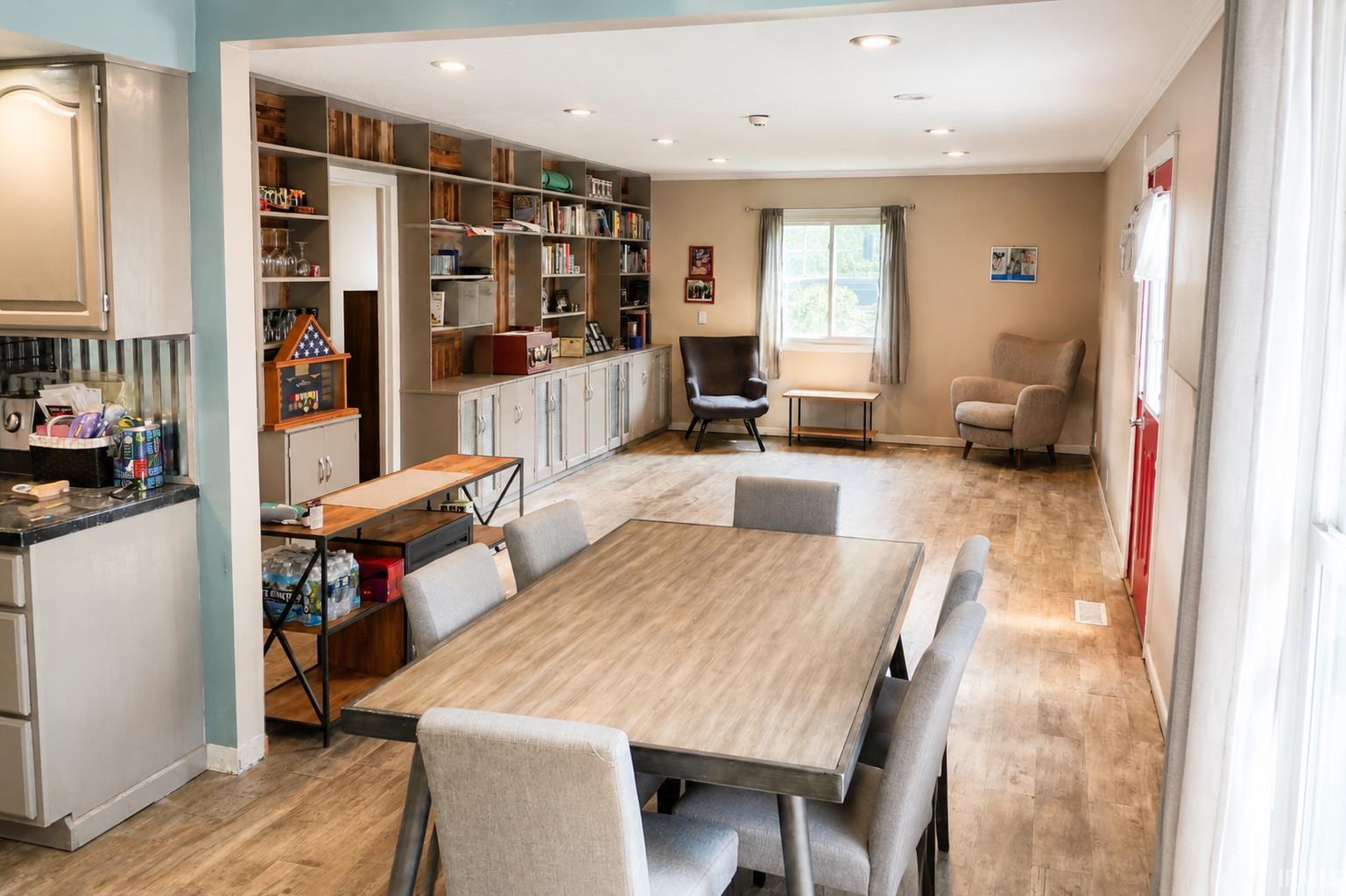 1917 Malvern Way South Bend IN 46614