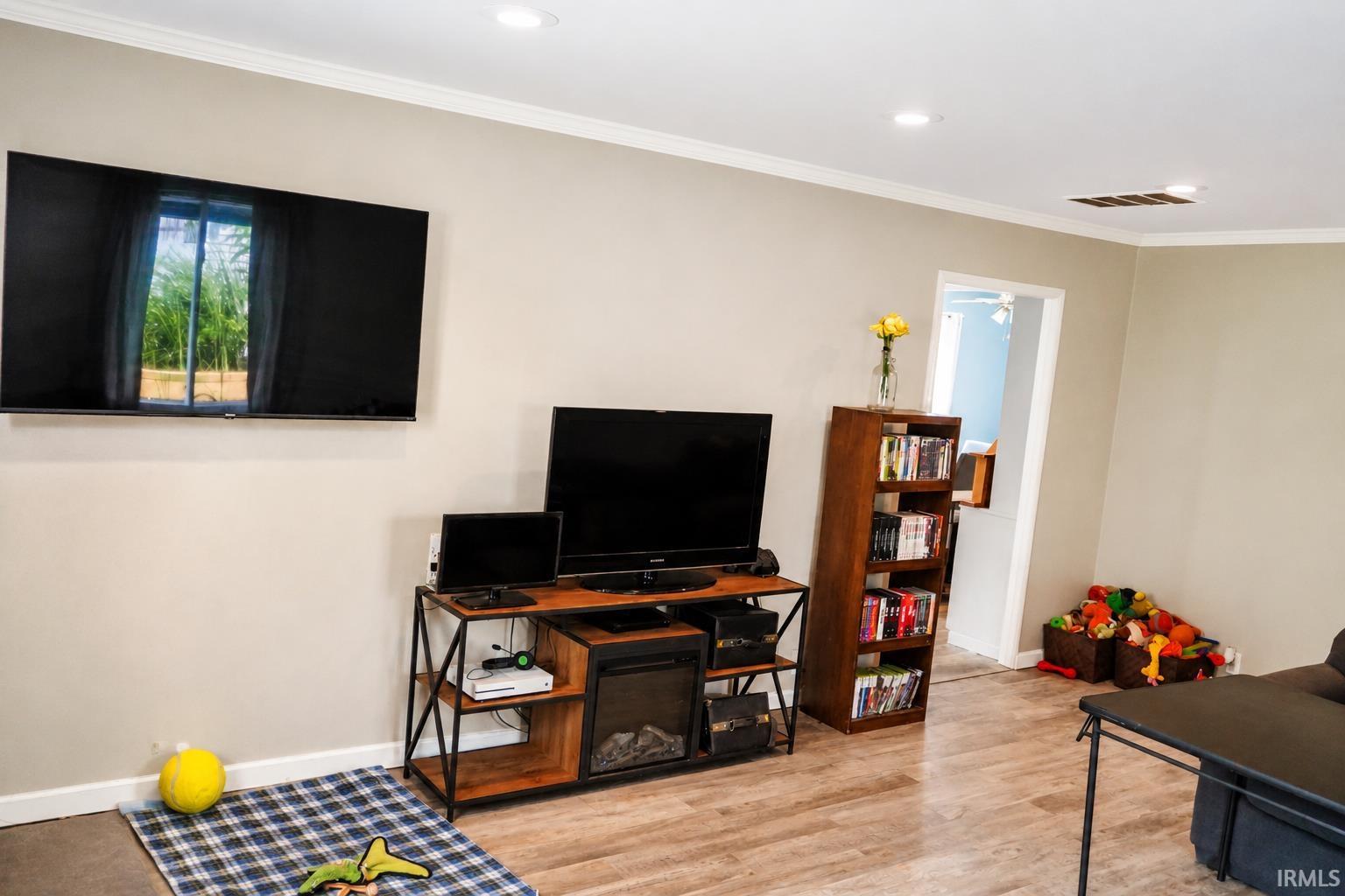 1917 Malvern Way South Bend IN 46614