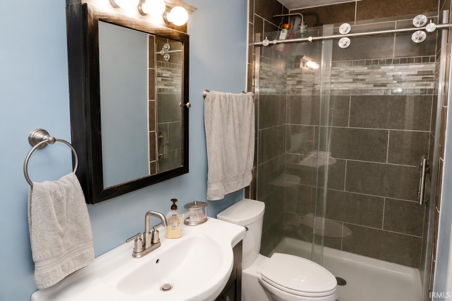 1917 Malvern Way South Bend IN 46614