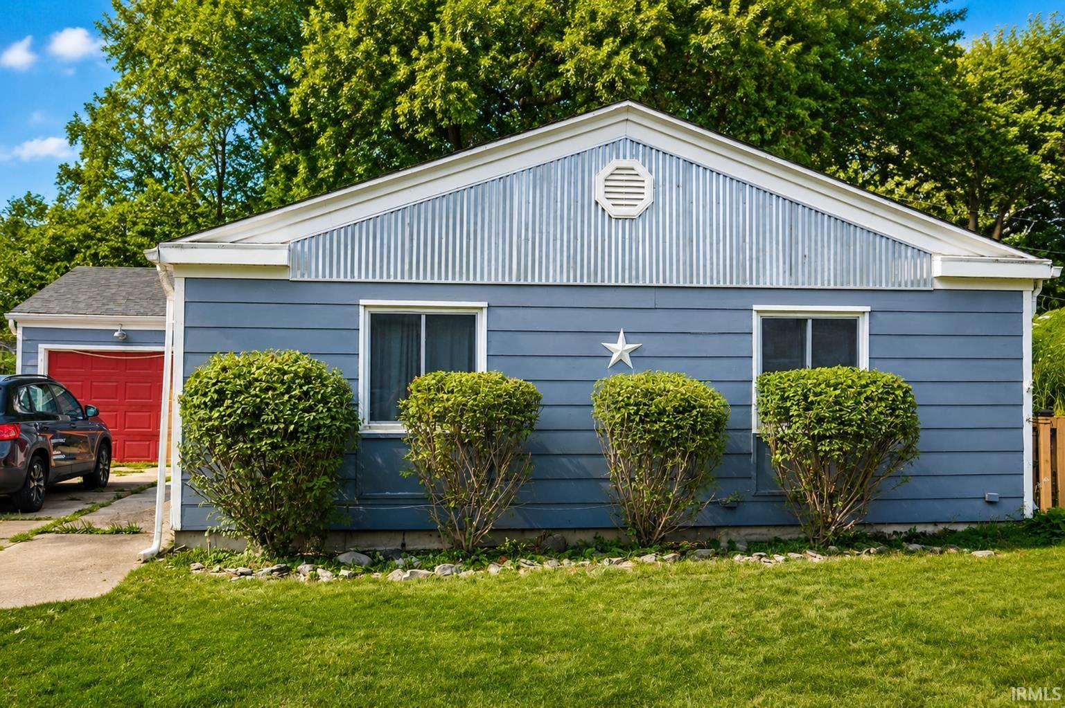 1917 Malvern Way South Bend IN 46614