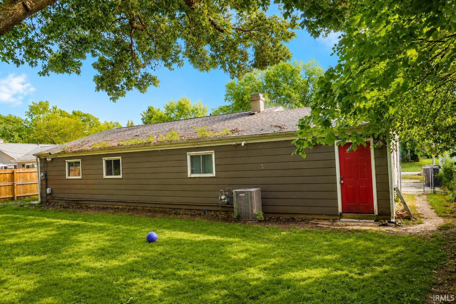 1917 Malvern Way South Bend IN 46614