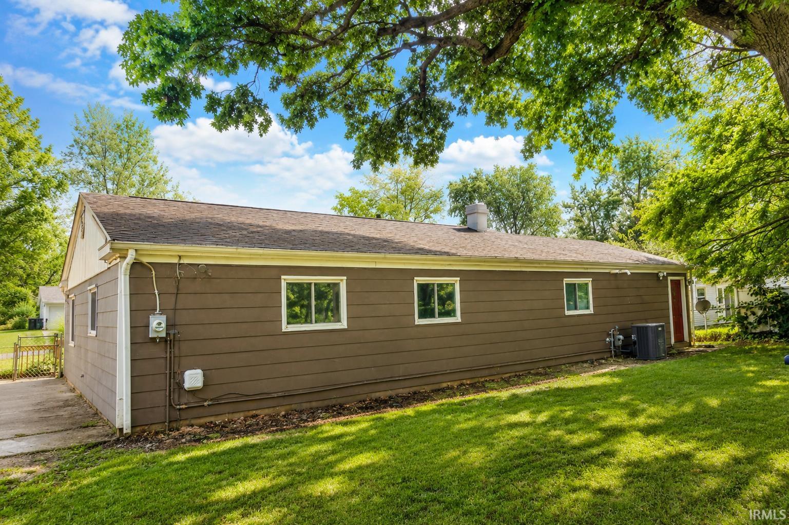 1917 Malvern Way South Bend IN 46614