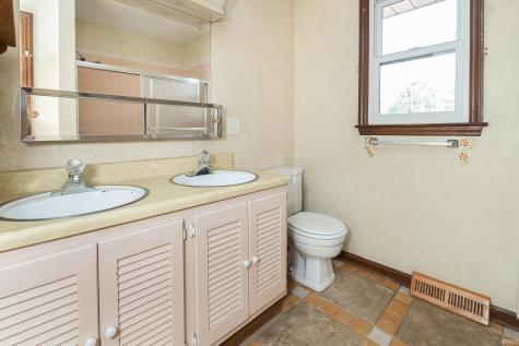 2131 E Meadow Bluff Court Bloomington IN 47401