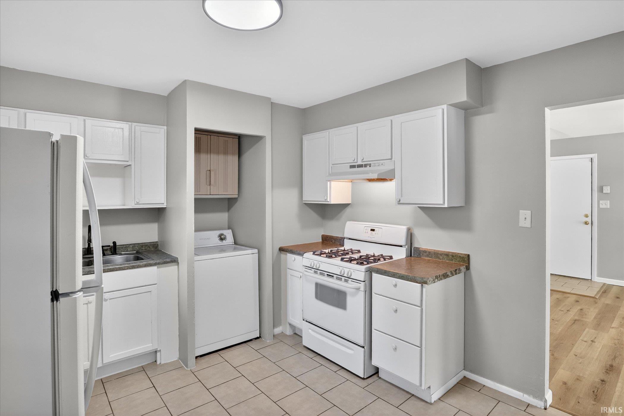 1403 E Ireland Road South Bend IN 46614