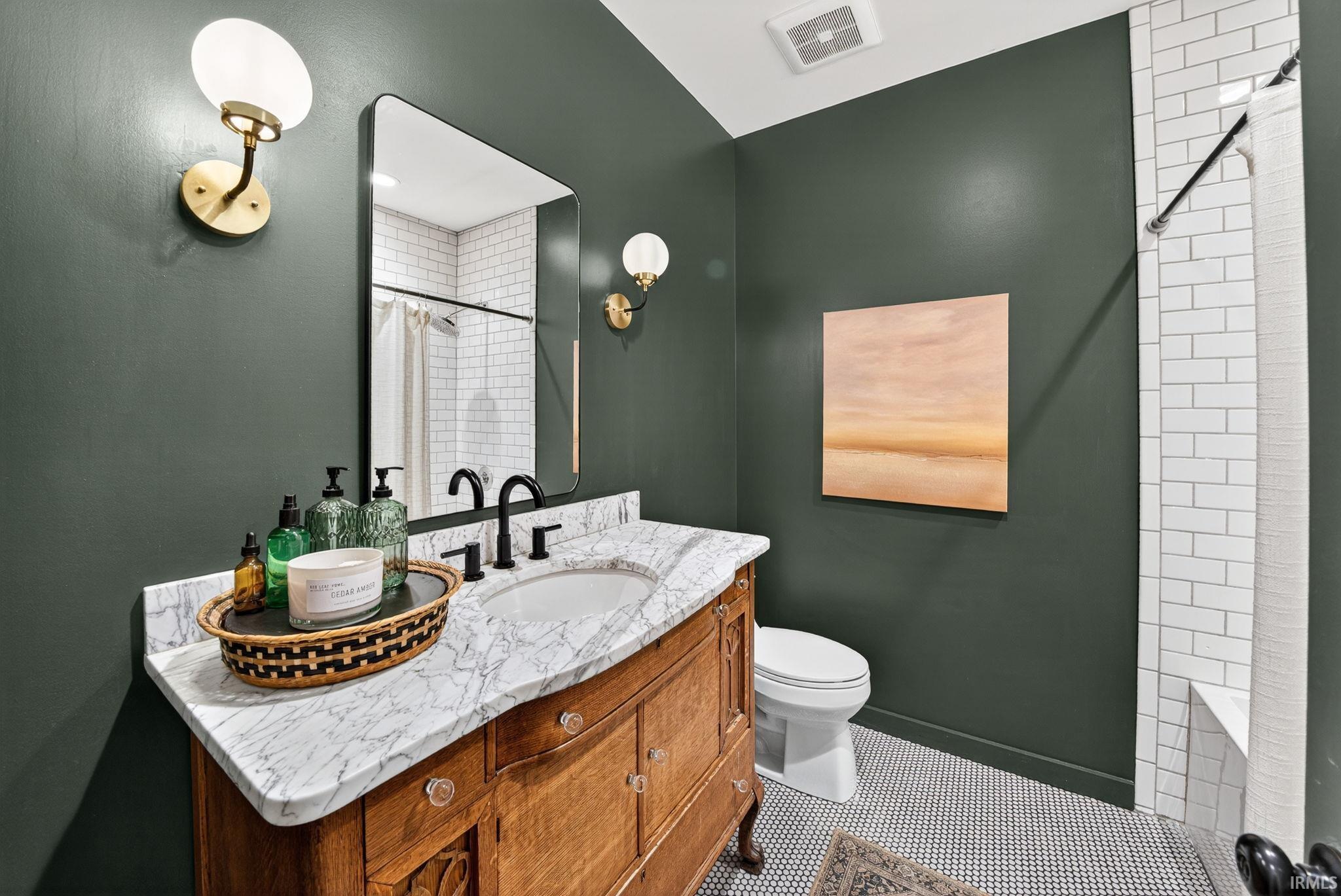 2103 Foxboro Court Mishawaka IN 46545