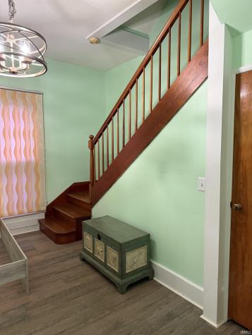 539 E St NE Linton IN 47441