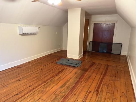 539 E St NE Linton IN 47441