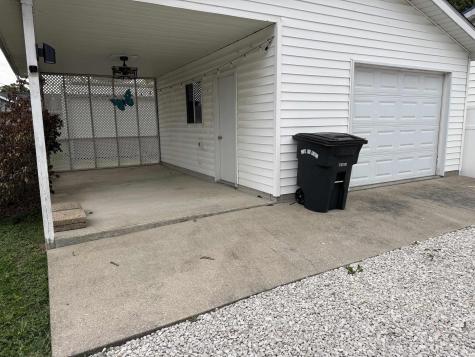 539 E St NE Linton IN 47441
