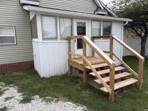 539 E St NE Linton IN 47441