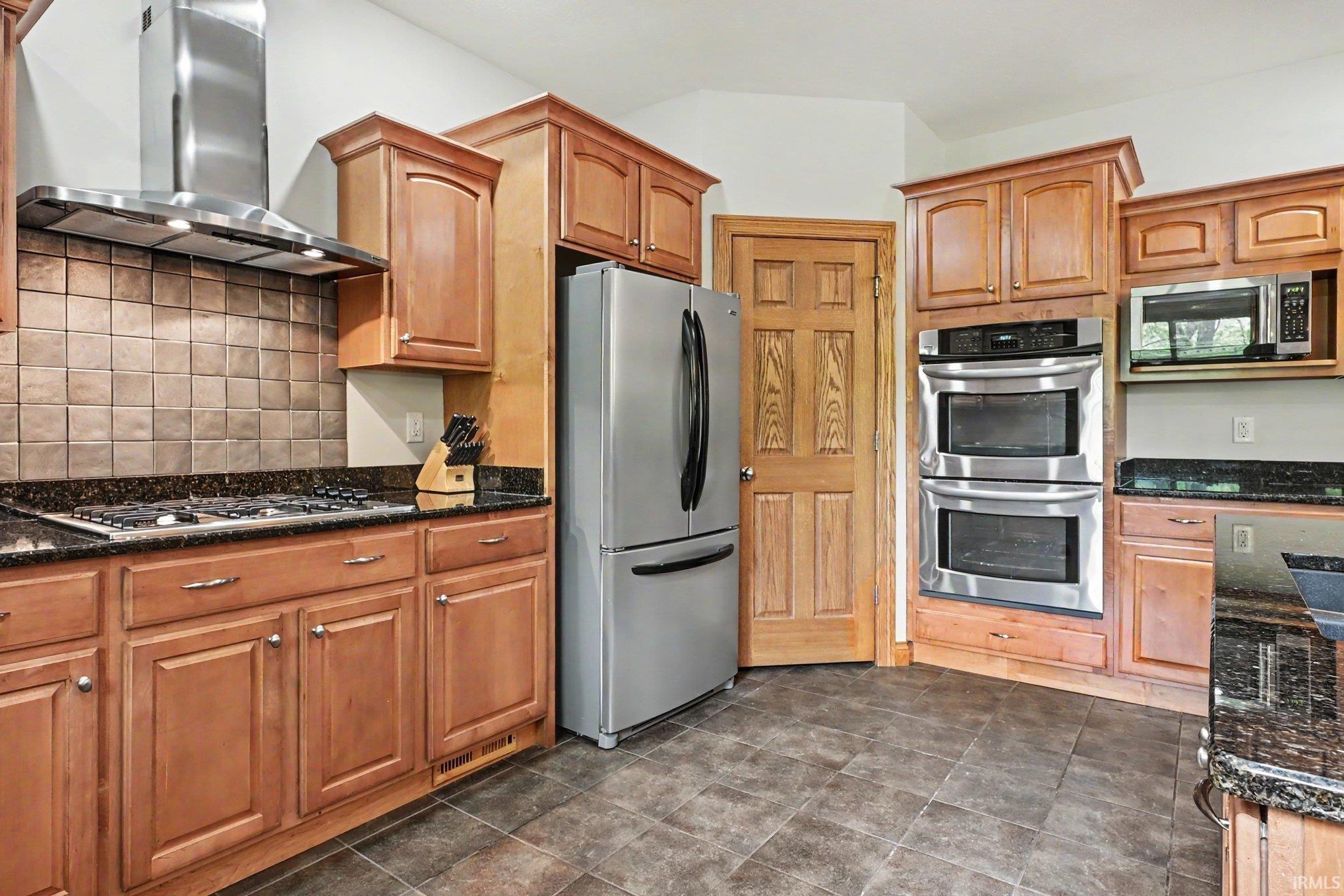 8265 E Walnut Ridge New Carlisle IN 46552