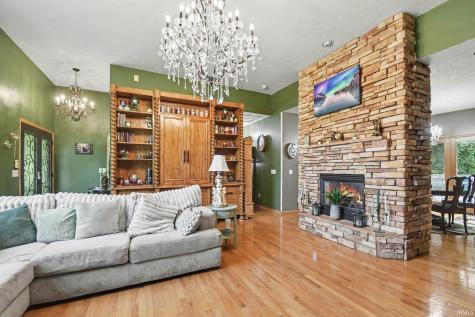 51823 Westwood Forest South Bend IN 46628