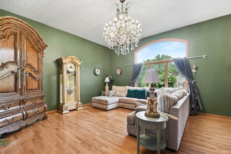 51823 Westwood Forest South Bend IN 46628