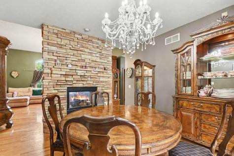 51823 Westwood Forest South Bend IN 46628
