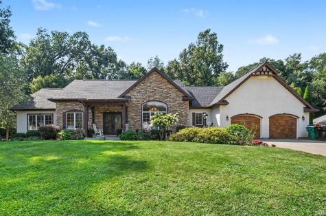 51823 Westwood Forest South Bend IN 46628