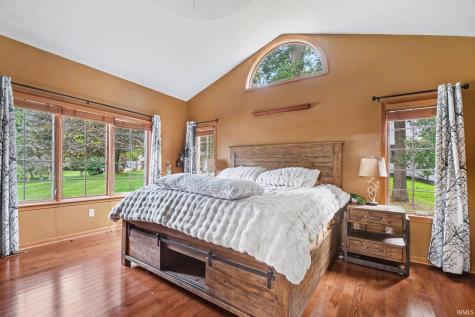 51823 Westwood Forest South Bend IN 46628