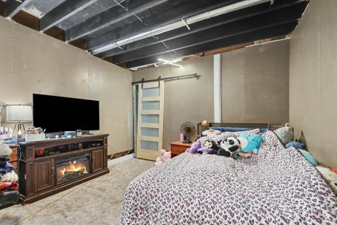 51823 Westwood Forest South Bend IN 46628