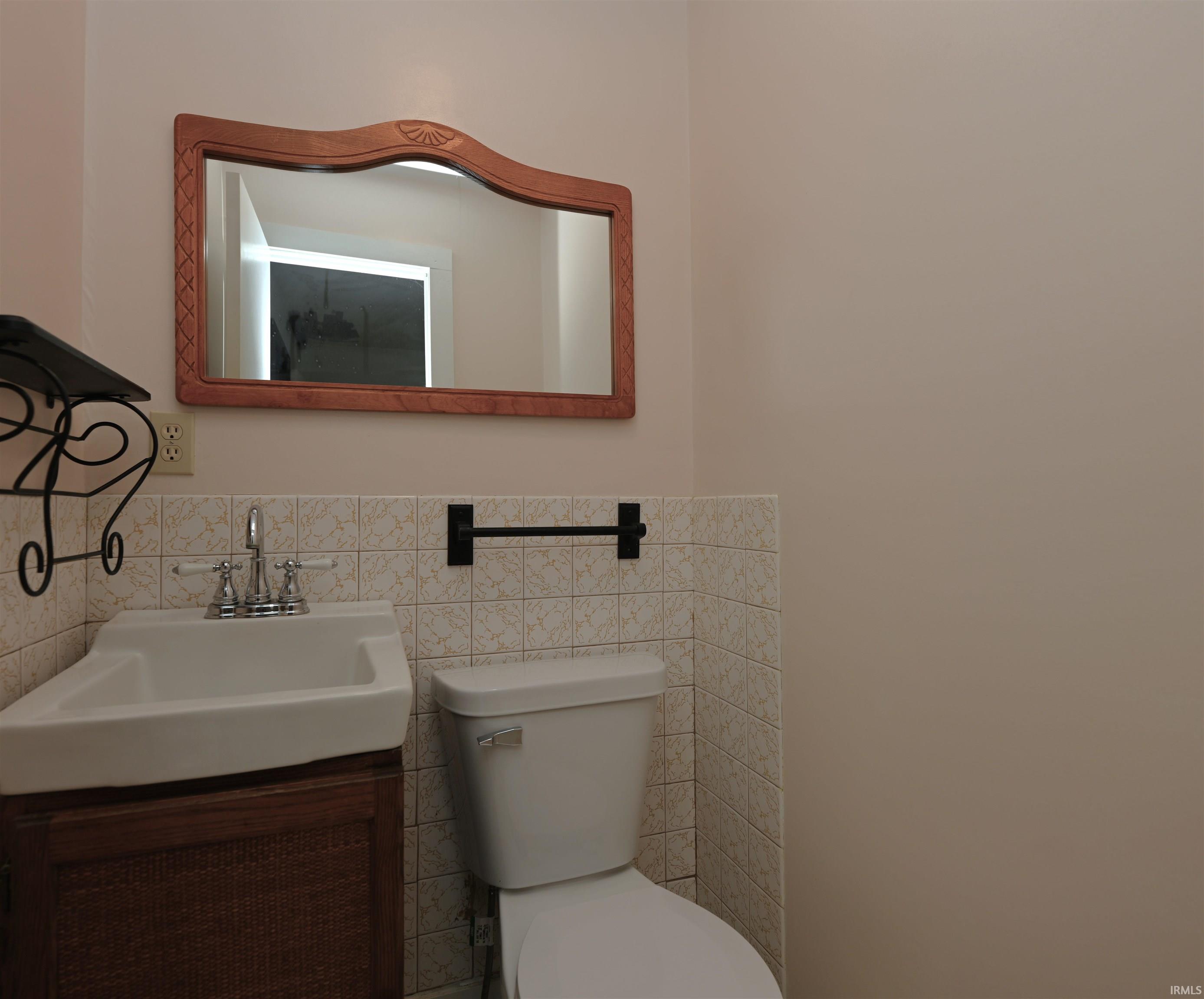803 E Lake Street Knox IN 46534