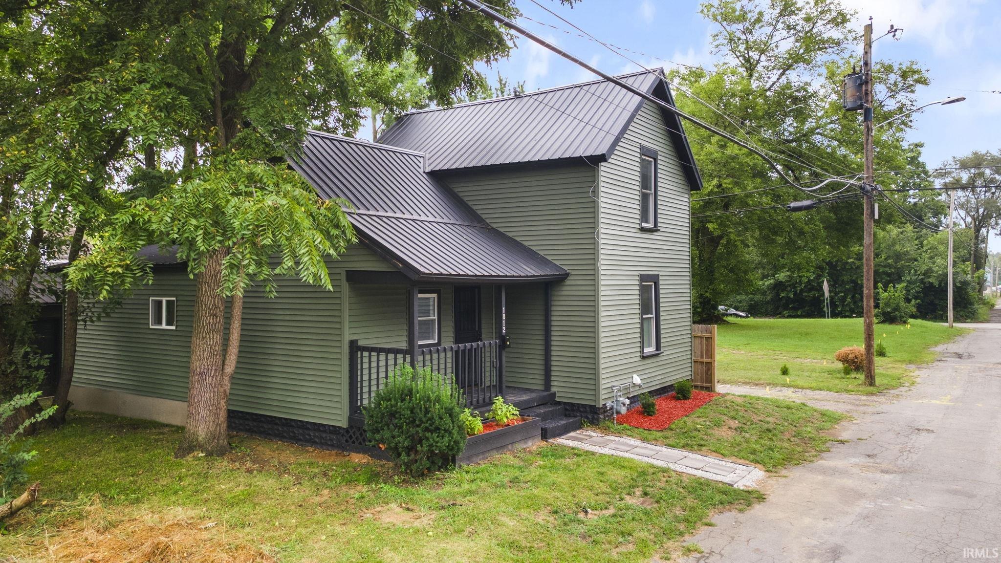 1812 Columbia Street South Bend IN 46613