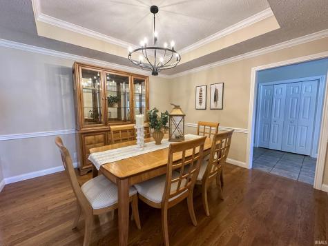 9329 Valley View Drive Evansville IN 47711