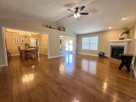9329 Valley View Drive Evansville IN 47711