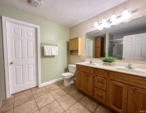 9329 Valley View Drive Evansville IN 47711