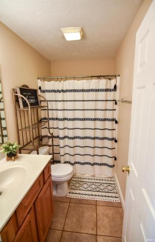 9329 Valley View Drive Evansville IN 47711