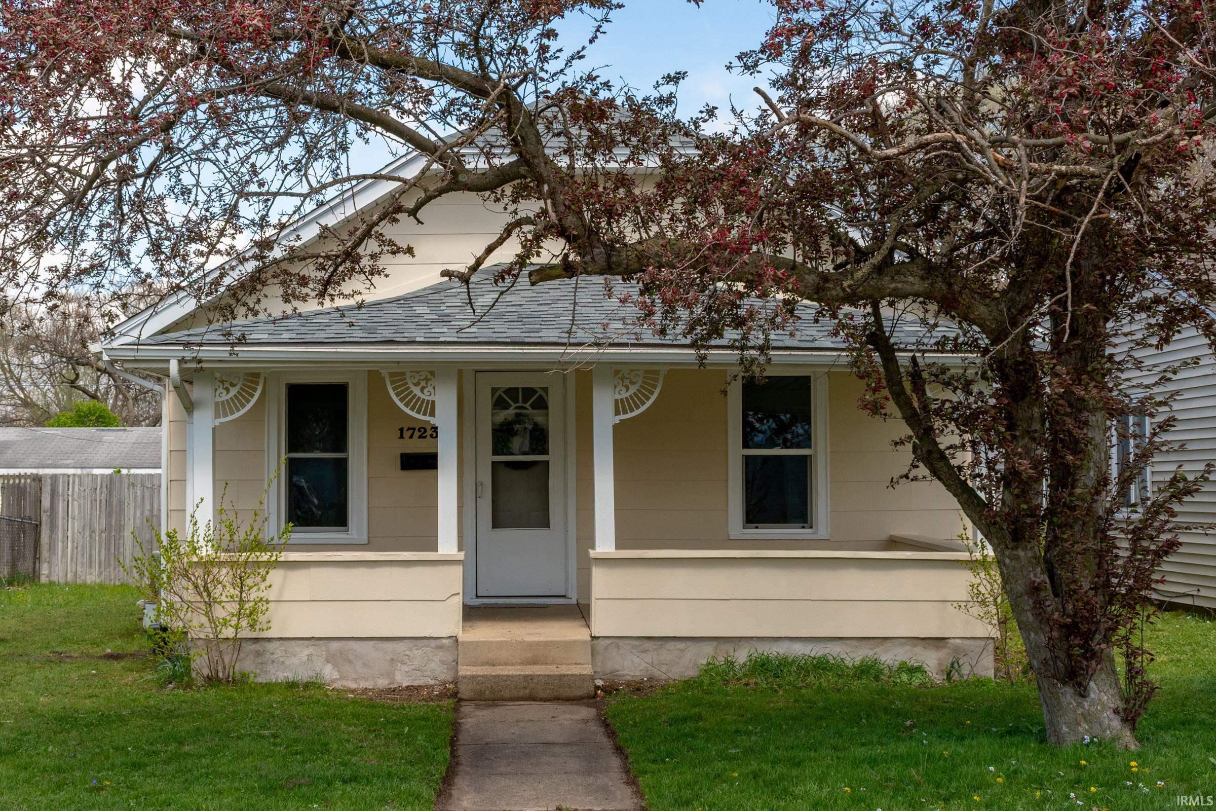1723 E Calvert Street South Bend IN 46613