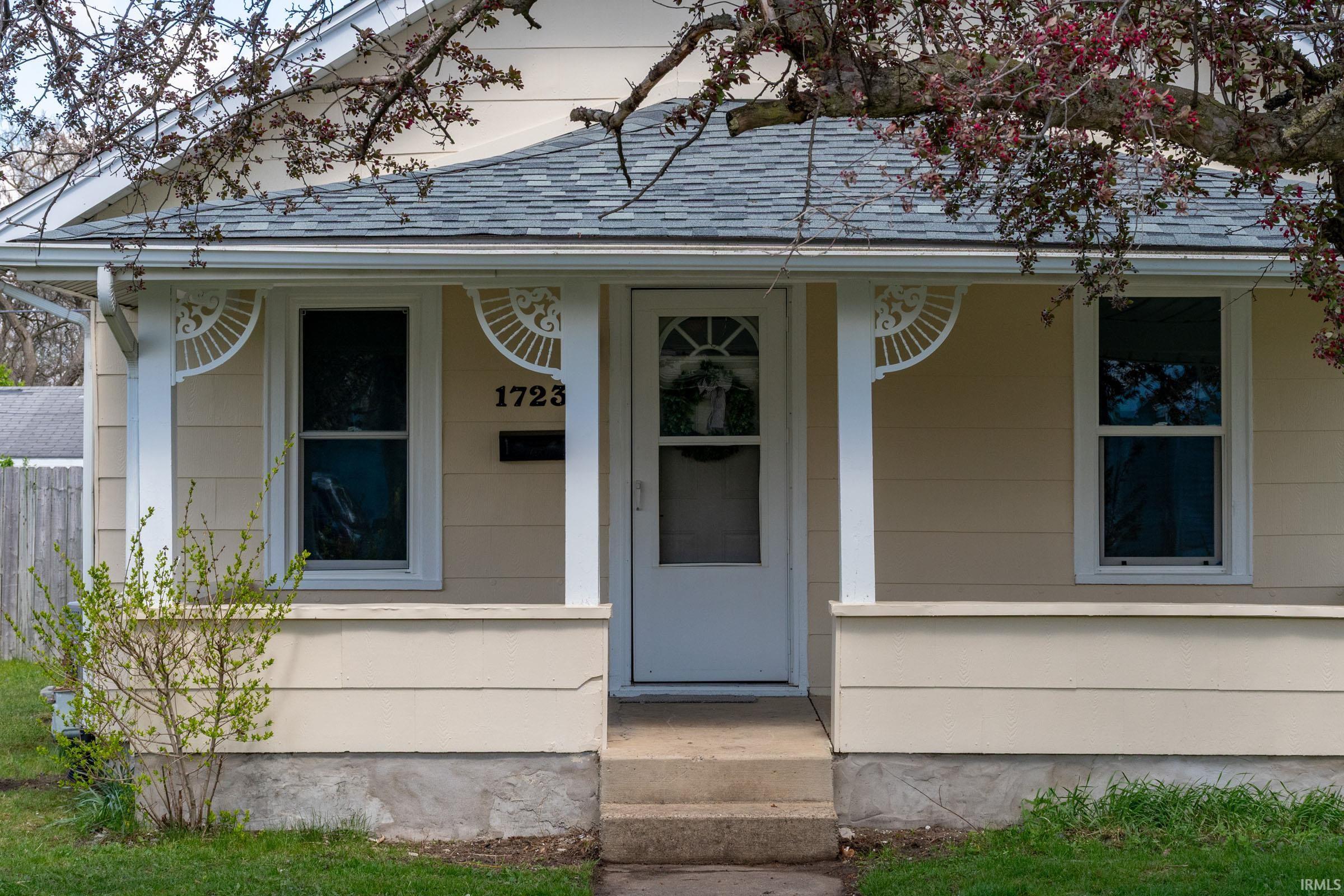 1723 E Calvert Street South Bend IN 46613