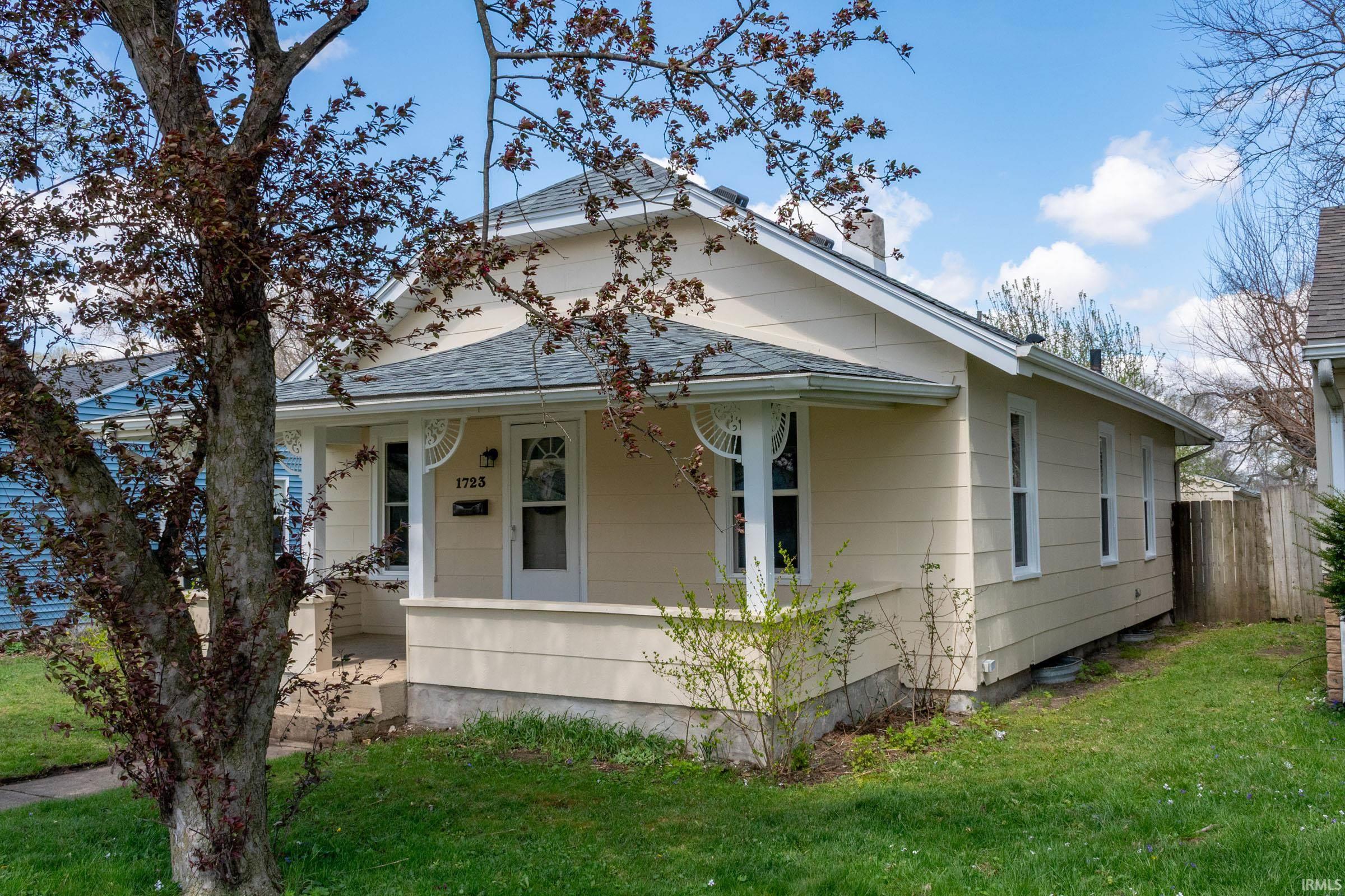 1723 E Calvert Street South Bend IN 46613
