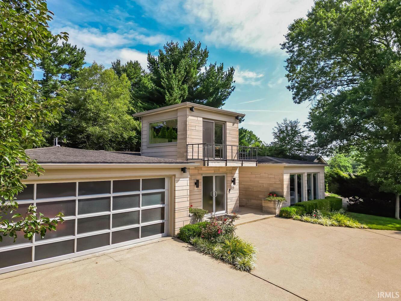 325 E Clover Lane Bloomington IN 47408
