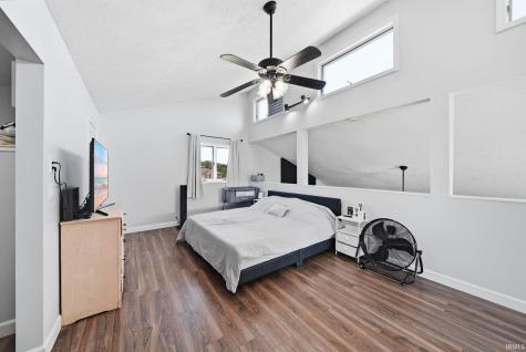 4 Lakeview Court Hartford City IN 47348