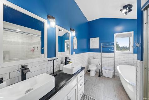 4 Lakeview Court Hartford City IN 47348