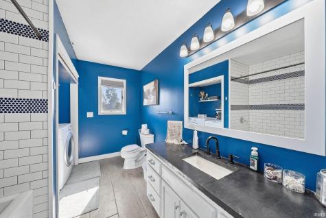 4 Lakeview Court Hartford City IN 47348
