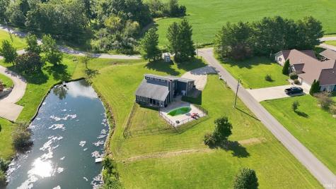 4 Lakeview Court Hartford City IN 47348