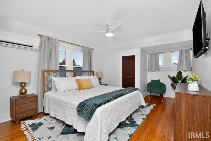 1933 Inglewood Place South Bend IN 46616