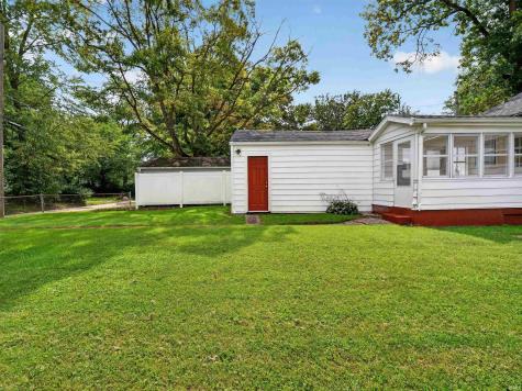 4421 Smith Street Fort Wayne IN 46806
