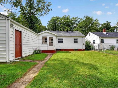 4421 Smith Street Fort Wayne IN 46806