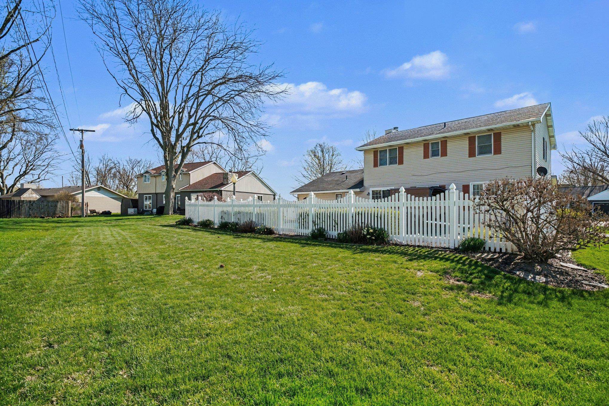 1056 Parkwood Drive Nappanee IN 46550
