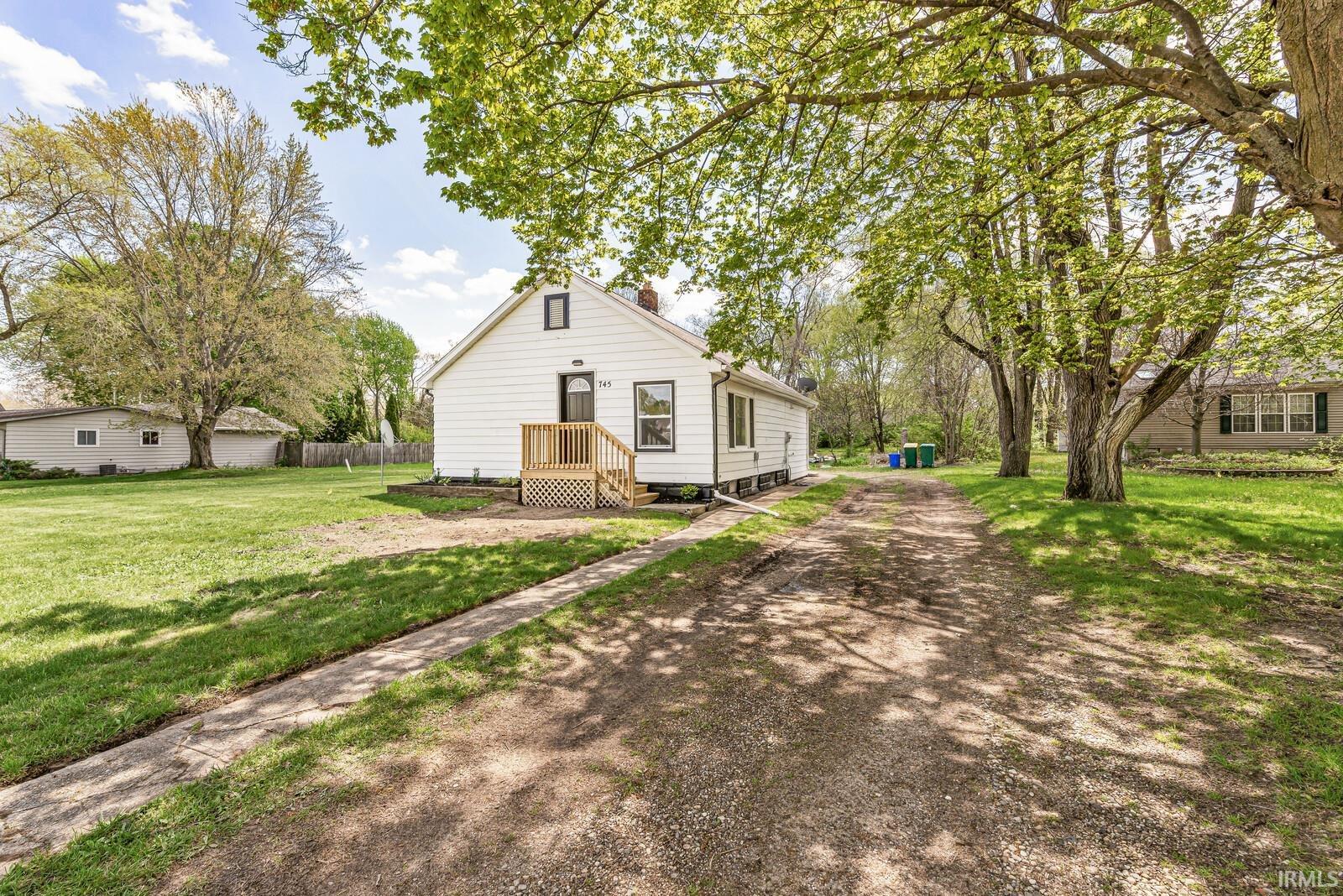 745 E 18th Street Mishawaka IN 46544