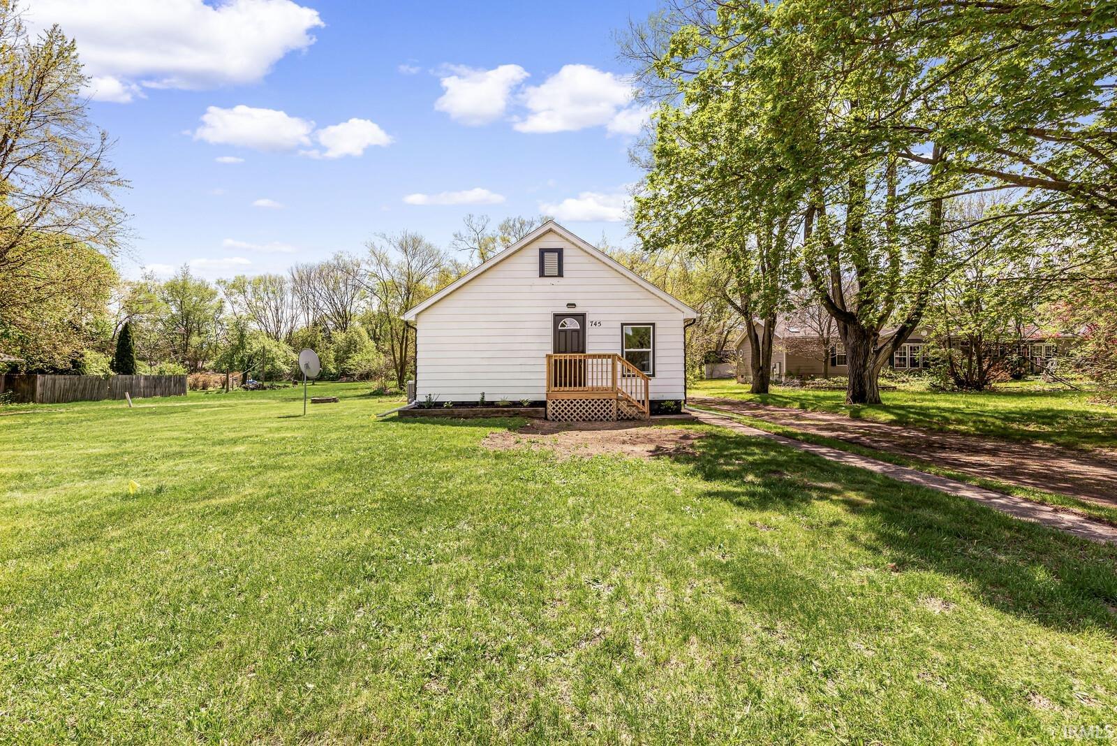 745 E 18th Street Mishawaka IN 46544