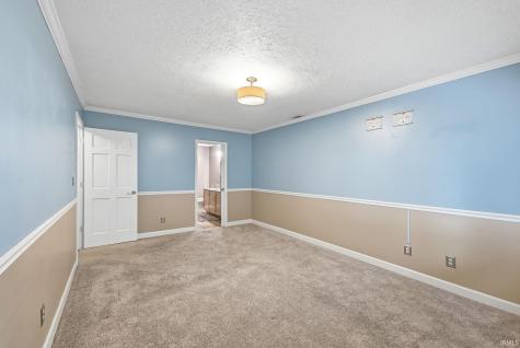 2215 W Woodmont Drive Muncie IN 47304