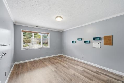 2215 W Woodmont Drive Muncie IN 47304