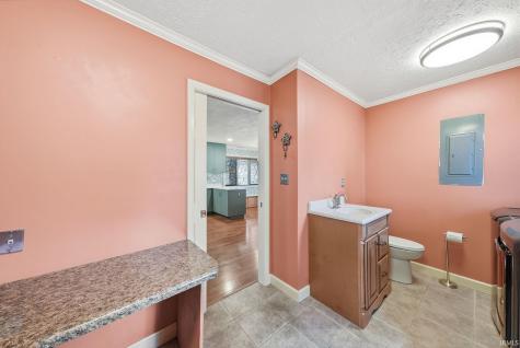 2215 W Woodmont Drive Muncie IN 47304