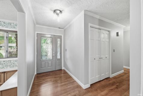 2215 W Woodmont Drive Muncie IN 47304
