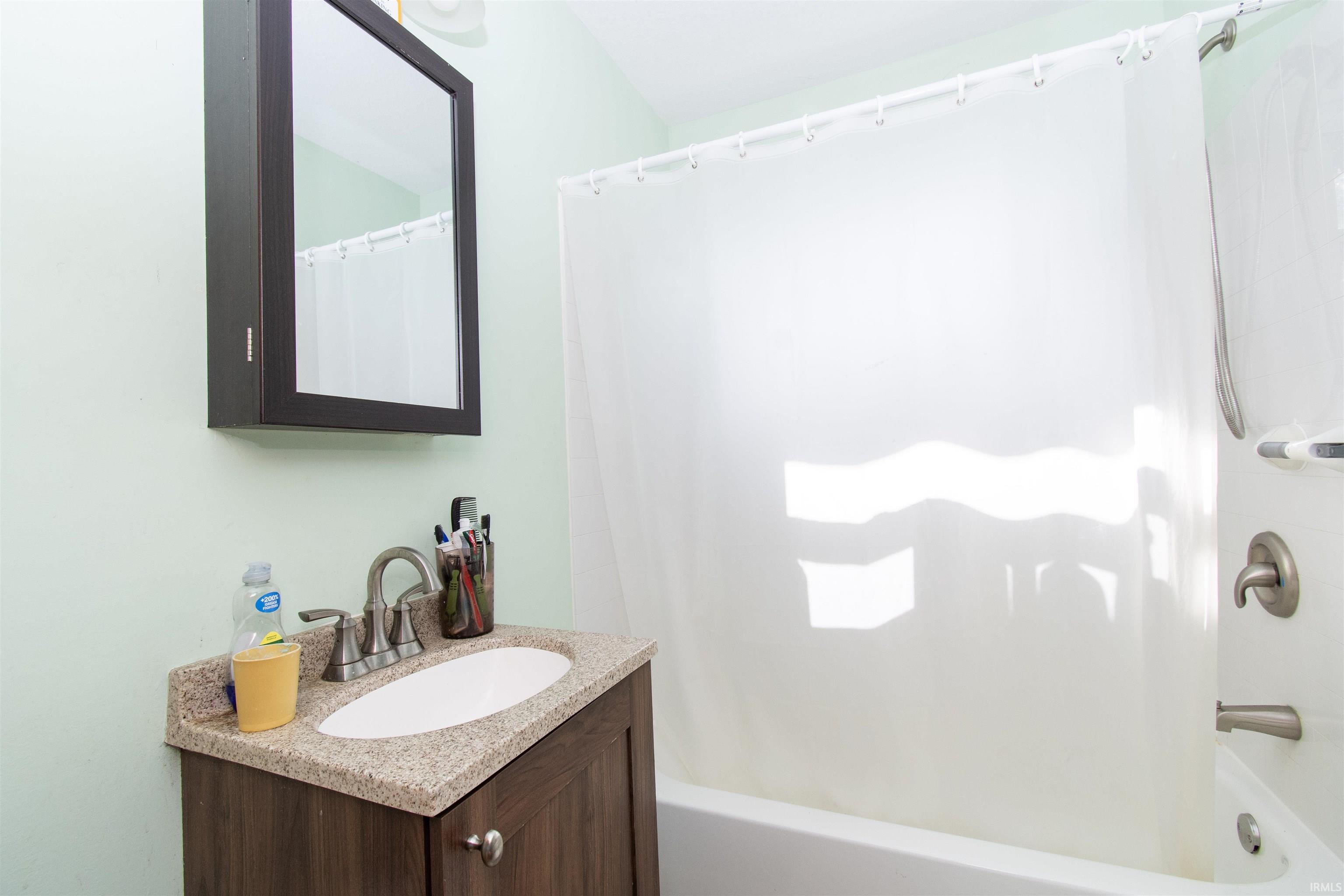 3820 S 1175 E Lagrange IN 46761