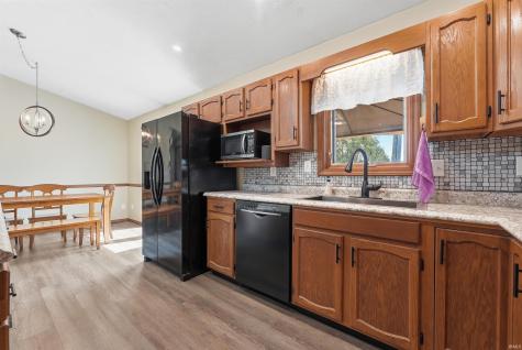 2122 Sally Street Warsaw IN 46580