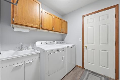 2122 Sally Street Warsaw IN 46580