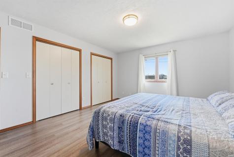 2122 Sally Street Warsaw IN 46580